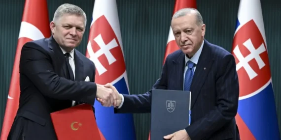 Türkiye ile Slovakya arasında 3 anlaşma imzalandı haberi