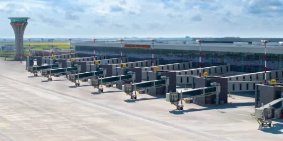 Türkiye'nin 58. gökyüzü kapısı Çukurova'ya 14 bin uçak iniş kalkış yaptı haberi