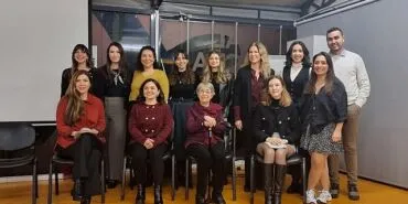 Türkiye’de sistemik terapiye dair kapsamlı bir kaynak hazırlandı: ‘Terapi Odasına Sistemik Bakış’ haberi