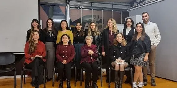 Türkiye’de sistemik terapiye dair kapsamlı bir kaynak hazırlandı: ‘Terapi Odasına Sistemik Bakış’ haberi