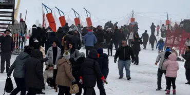 Uludağ’ın zirvesine turist akını haberi