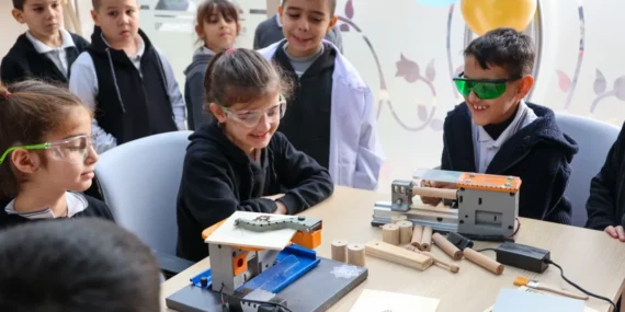 Vali Aygöl Bilecik'te Deneyap Atölyesi’ni ziyaret etti haberi