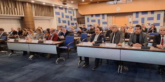 Yerel medyanın geleceği İzmir'de masaya yatırıldı haberi