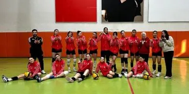 Yıldız Kızlar Grup Aşamasında İkinciliğini Korudu haberi