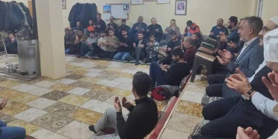 Bayburt’ta Asırlık Mukabele Geleneği Kış Gecelerini Aydınlatıyor Haberi