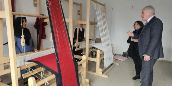 Bayburt’ta Eğitim ve Sanat Bir Arada, Başkan Mete Memiş’in Aile Yaşam Merkezi Ziyareti