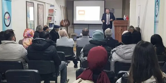 Bayburt’ta İletişim Becerileri Masaya Yatırıldı, Ruh Bütünlüğü Olmayan Toplumlar Kuru Kalabalıktır Haberi
