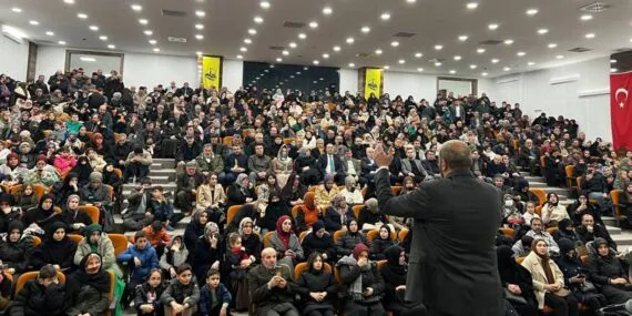 Bayburt’ta Miraç Kandili Coşkusu: Dursun Ali Erzincanlı Gönüllere Dokundu Haberi