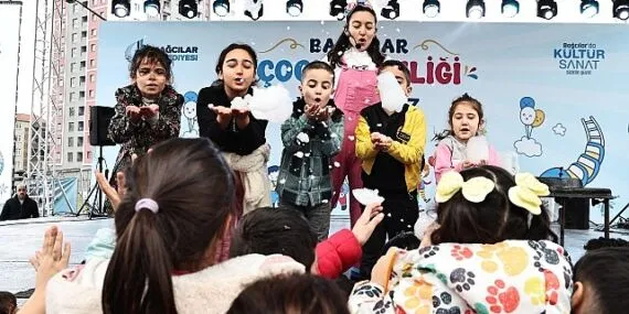 "Bağcılar’da karnaval tadında Çocuk Şenliği" haberi