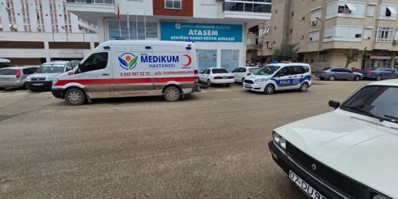 Antalya Kumluca'da trafik kazası : 1 yaralı haberi
