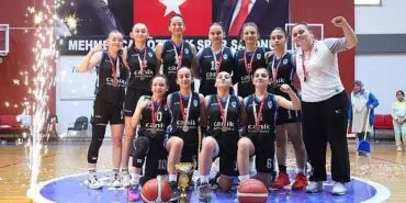 3 Kulvarda Tek Şampiyon Canik haberi