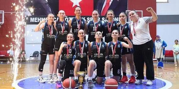 3 Kulvarda Tek Şampiyon Canik haberi