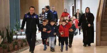 Anaokulu öğrencilerinden İnegöl Belediyesi’ne 'izleme' ziyareti haberi