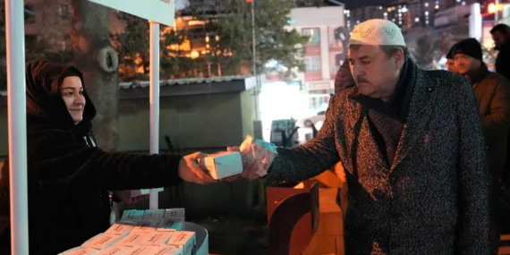 Ankara Keçiören'de kandil simidi ikramı haberi