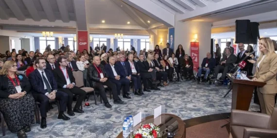 Aylin Nazlıaka: Türkiye’nin amiral gemisi İzmir haberi