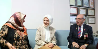 Bakan Göktaş'tan yarım yüzyıllık aşka sürpriz ziyaret haberi