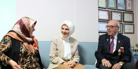 Bakan Göktaş'tan yarım yüzyıllık aşka sürpriz ziyaret haberi