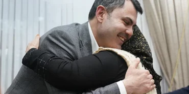 Bakan Kurum Nelbi Teyze'yi bu kez evinde ziyaret etti haberi