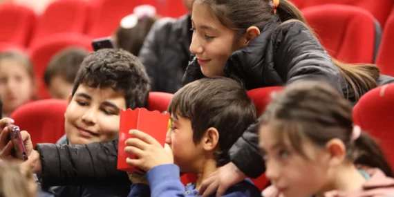 Başkan Aras’ın sinema hediyesine Muğla'da büyük ilgi haberi