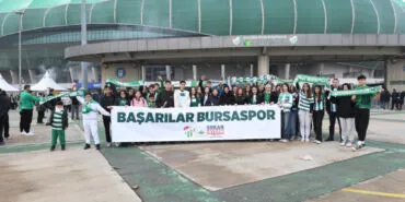 Başkan Aydın, Bursaspor’un maçını öğrencilerle birlikte izledi haberi