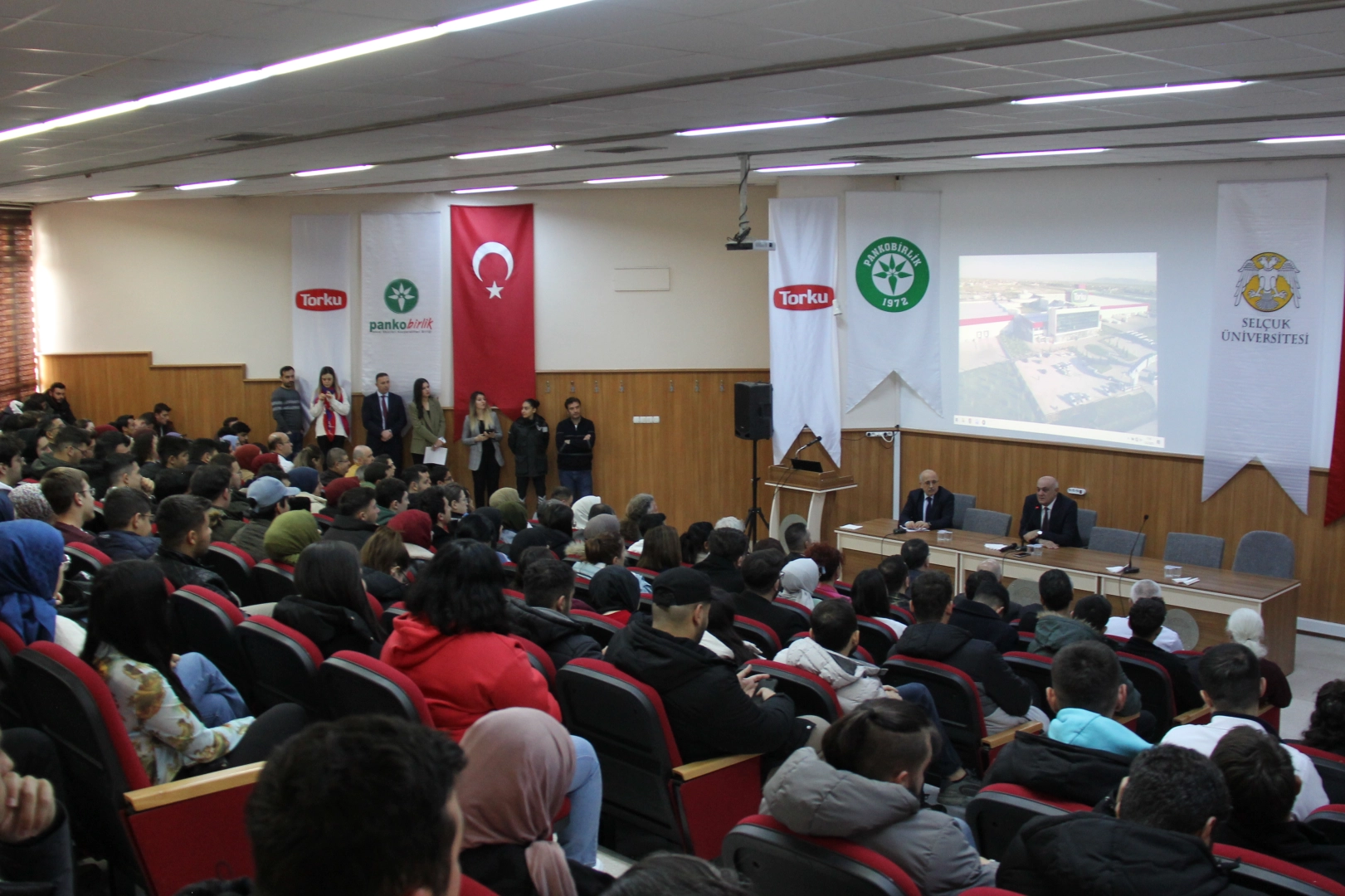 Başkan Erkoyuncu Selçuk Üniversitesi'nde öğrencilerle buluştu haberi