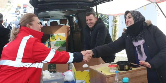 Başkan Hürriyet, esnafı ziyaret etti haberi