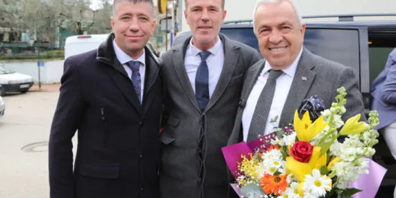 Başkan Özdemir Bursa’da vatandaşları dinledi haberi