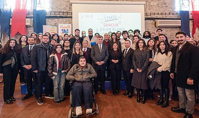 Başkan Tugay Gençlik Eylem Çalıştayı’nın açılışında konuştu  “Kafasında valizini toplayanlar var” haberi