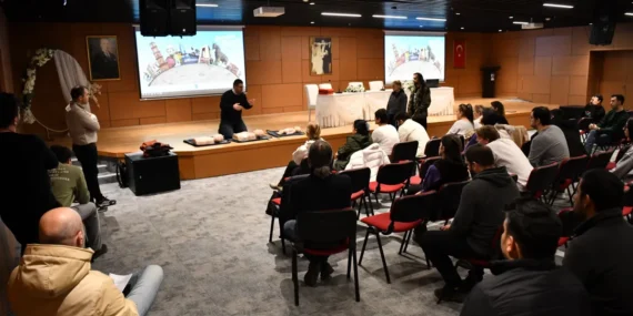 Belediye personeline ilk yardım eğitimi haberi