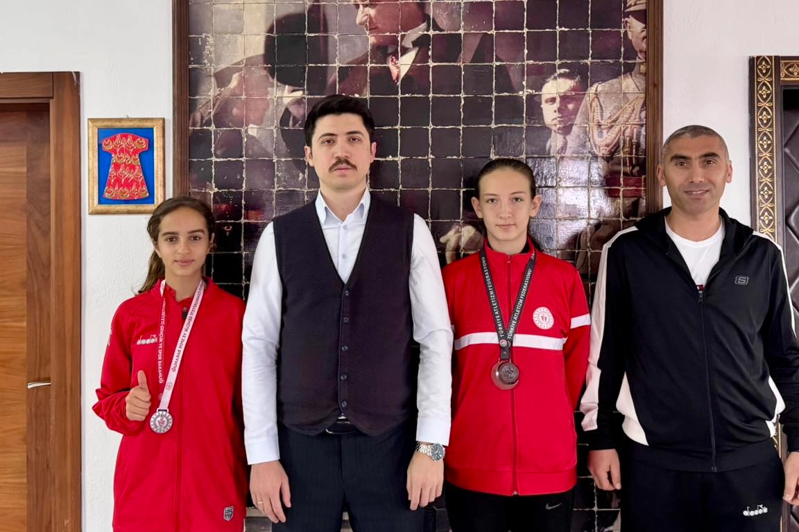 Bilecik Kaymakamı başarılı sporcuları ağırladı haberi