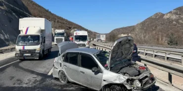 Bilecik Pazaryeri’nde trafik kazası: 3 yaralı haberi