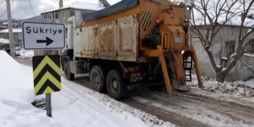 Bursa Gemlik'te karla mücadeleye devam haberi