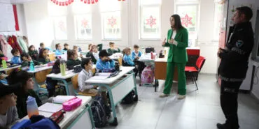Bursa Nilüferli minikler zabıtaları yakından tanıyor haberi