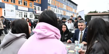 Bursa'da Başkan Yılmaz hafta mesaisine öğrencilerle başladı haberi