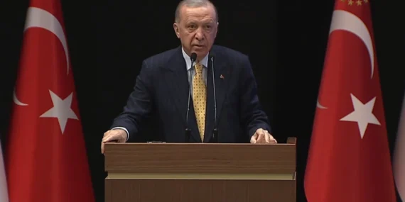 Cumhurbaşkanı Erdoğan'dan Özgür Özel'e sert sözler! Ayağını denk al! haberi