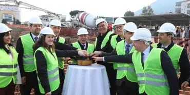 DEÜ’den Sağlıkta Yatırım Atağı: Yeni Diş Hastanesi’nin Temeli Atıldı haberi