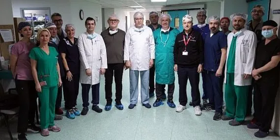 “Da Vinci X Robotik Cerrahi Sistemi”nin son jenerasyon modeli EÜTF Hastanesine kazandırıldı haberi