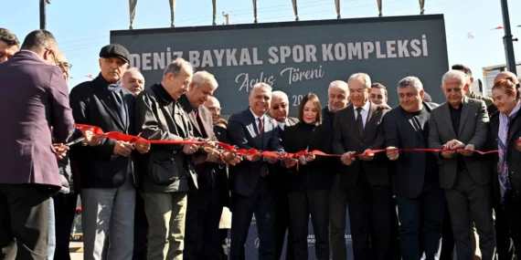 Deniz Baykal Spor Kompleksi açıldı haberi