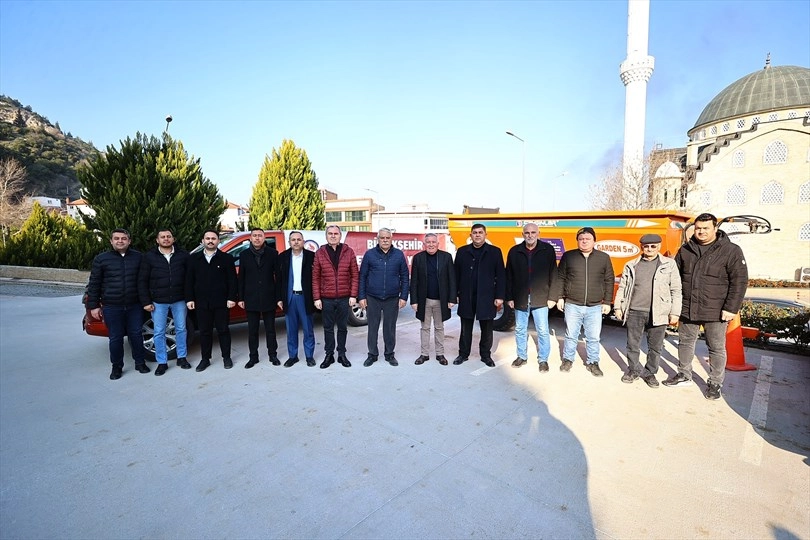 Denizli Büyükşehir'den üreticilere gübre römorku desteği haberi
