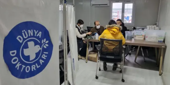 Dünya Doktorları iki yılda 50 bin depremzedeye hizmet verdi haberi