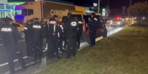 Düzce'de 'durmayan' ve polisi yaralayan sürücü yakalandı haberi