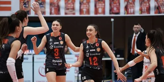 Eczacıbaşı Dynavit, AXA Sigorta Kupa Voley’de adını dörtlü finale yazdırdı haberi