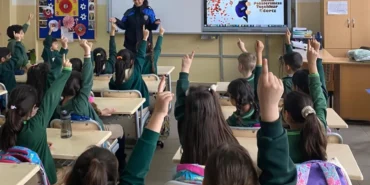 Edirne Keşan polisinden öğrencilere meslek tanıtımı haberi