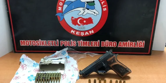 Edirne Keşan'da şüpheli araçtan 44 mermi çıktı! haberi