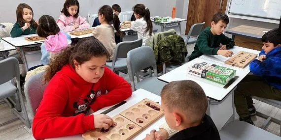 Edremit Belediyesi’nden Çocuklara Zeka Oyunları Atölyesi haberi