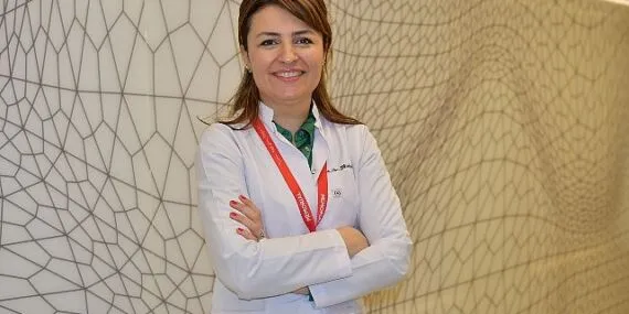 Erken Yaşta Kozmetik Kullanımının 5 Zararına Dikkat! haberi