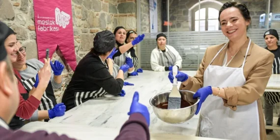 Fransız şeften işitme engellilere pastacılık kursu haberi