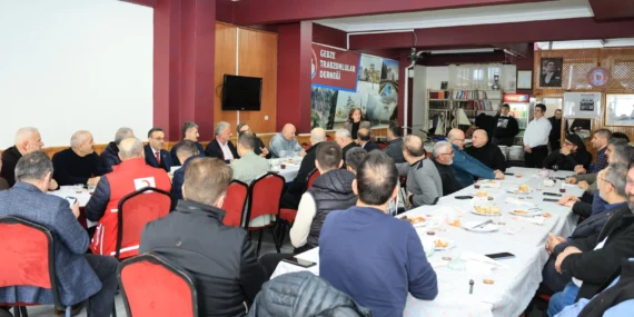 Gebze Trabzonlular Derneği protokolü kahvaltıda ağırladı haberi