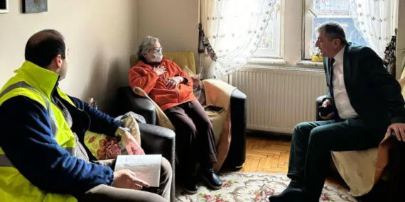 Her adımda yaşlıların yüreğini ısıtıyorlar! haberi