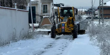 İstanbul Beylikdüzü'nde karla mücadele sürüyor haberi